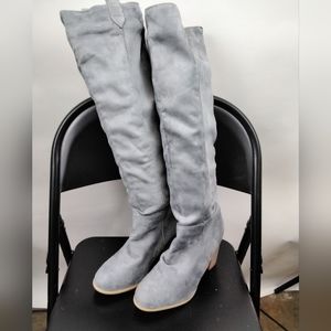 NWOT  Gray Knee Boots 39